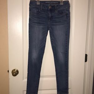 ❤️2 PAIRS OF AMERICAN EAGLE JEANS❤️